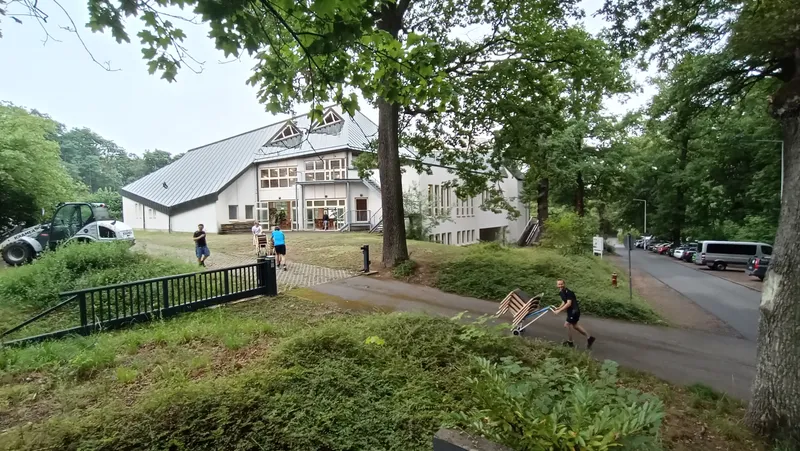 202207 Lieferung neue Stühle GZ (8)
